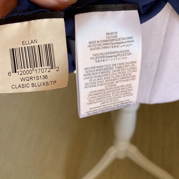 BCBG MaxAzria sleeveless top - Picture 7 of 7